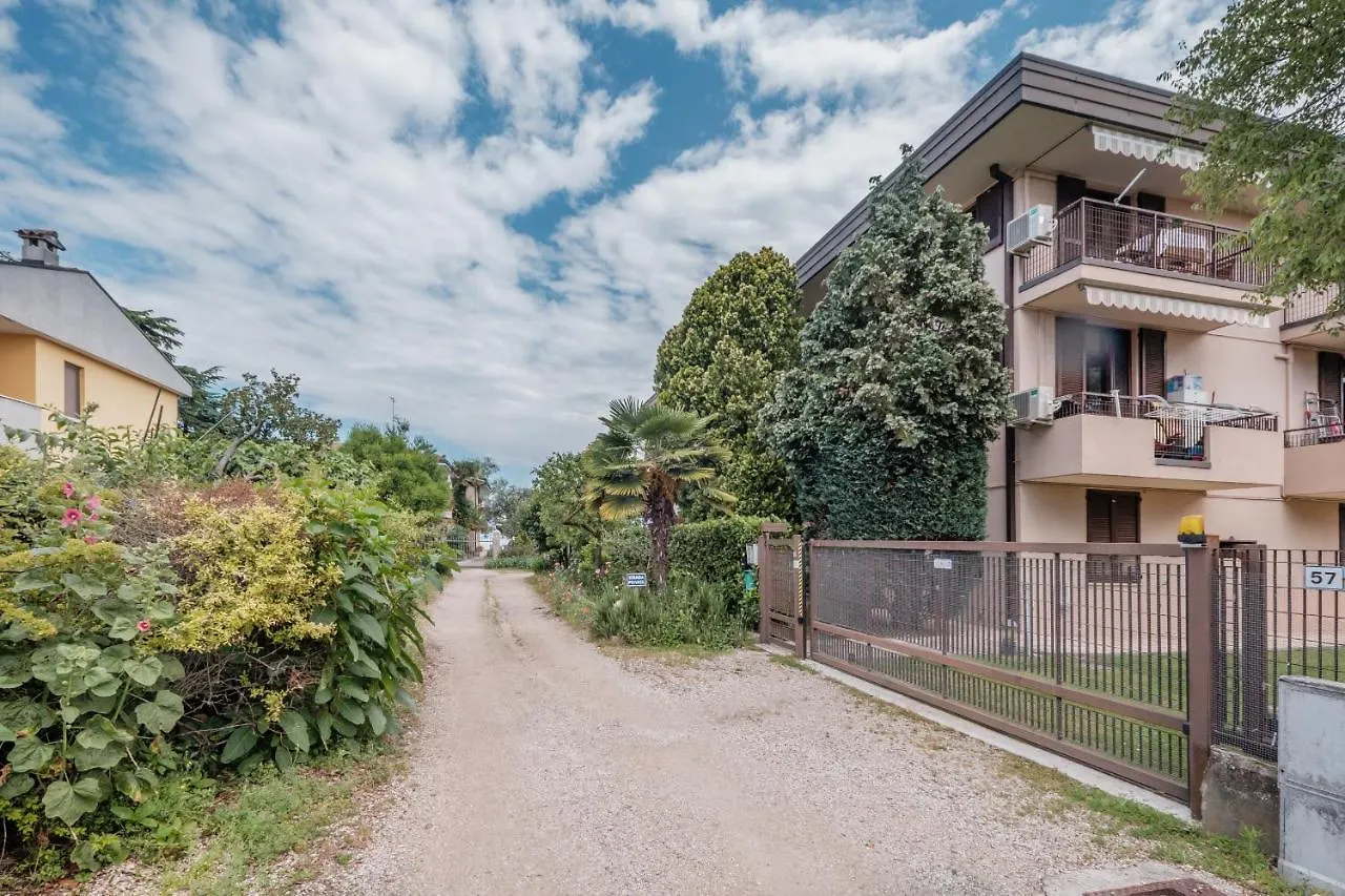 Casa Lugana 10 - Monolocale Con Piscina Direttamente A Lago Apartment Sirmione 0*,  Italy