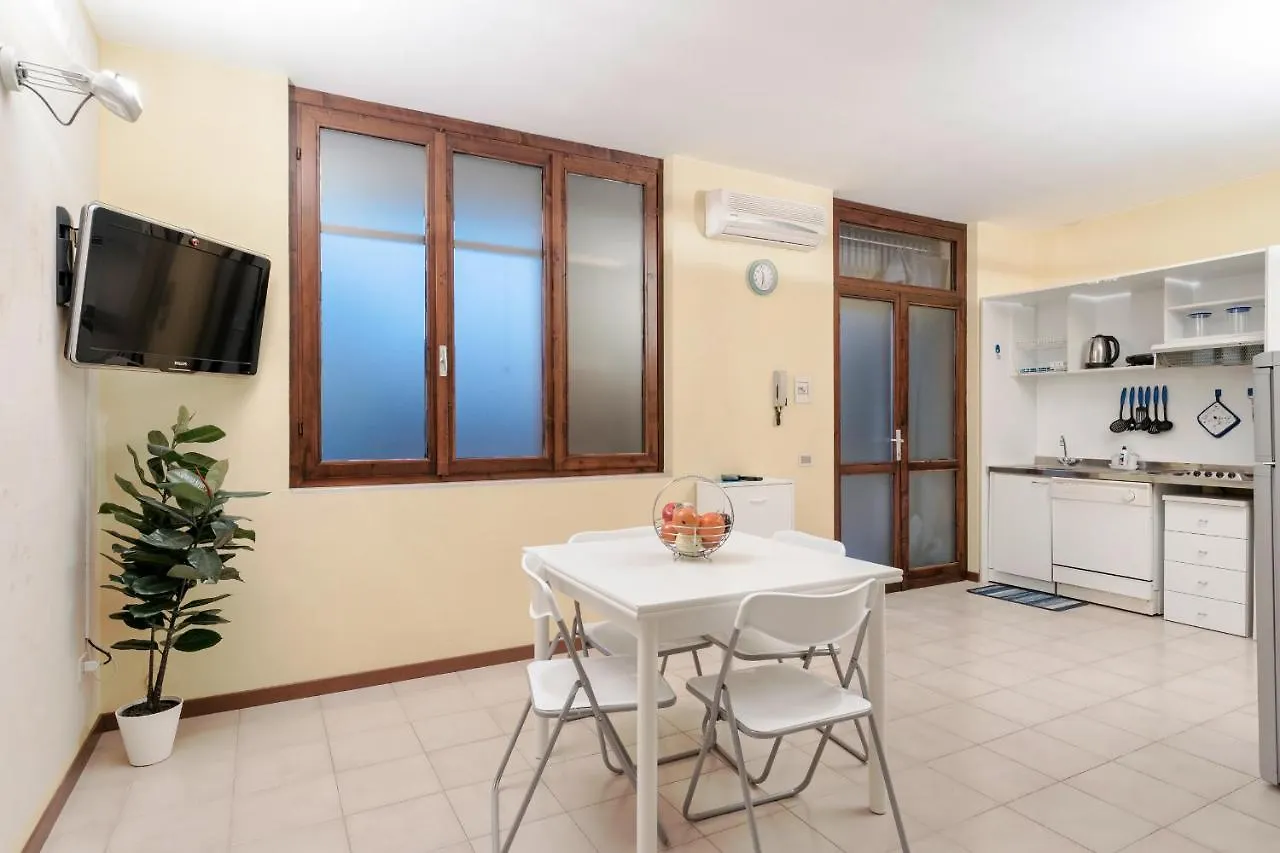 公寓 西尔米奥奈Casa Lugana 10 - Monolocale Con Piscina Direttamente A Lago公寓